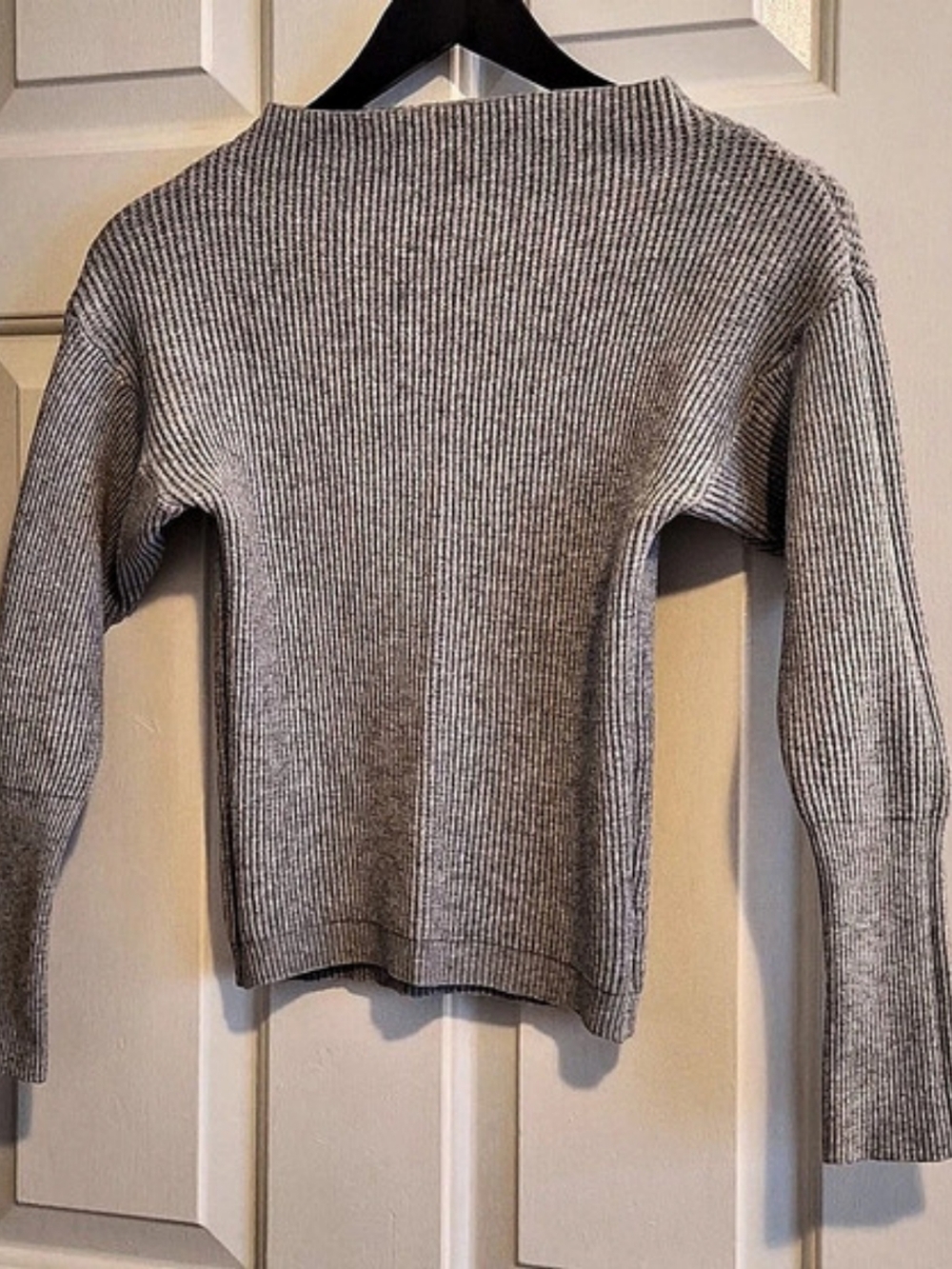Summer & rose Ribbed Crew Neck Sweater in Gray Size Medium